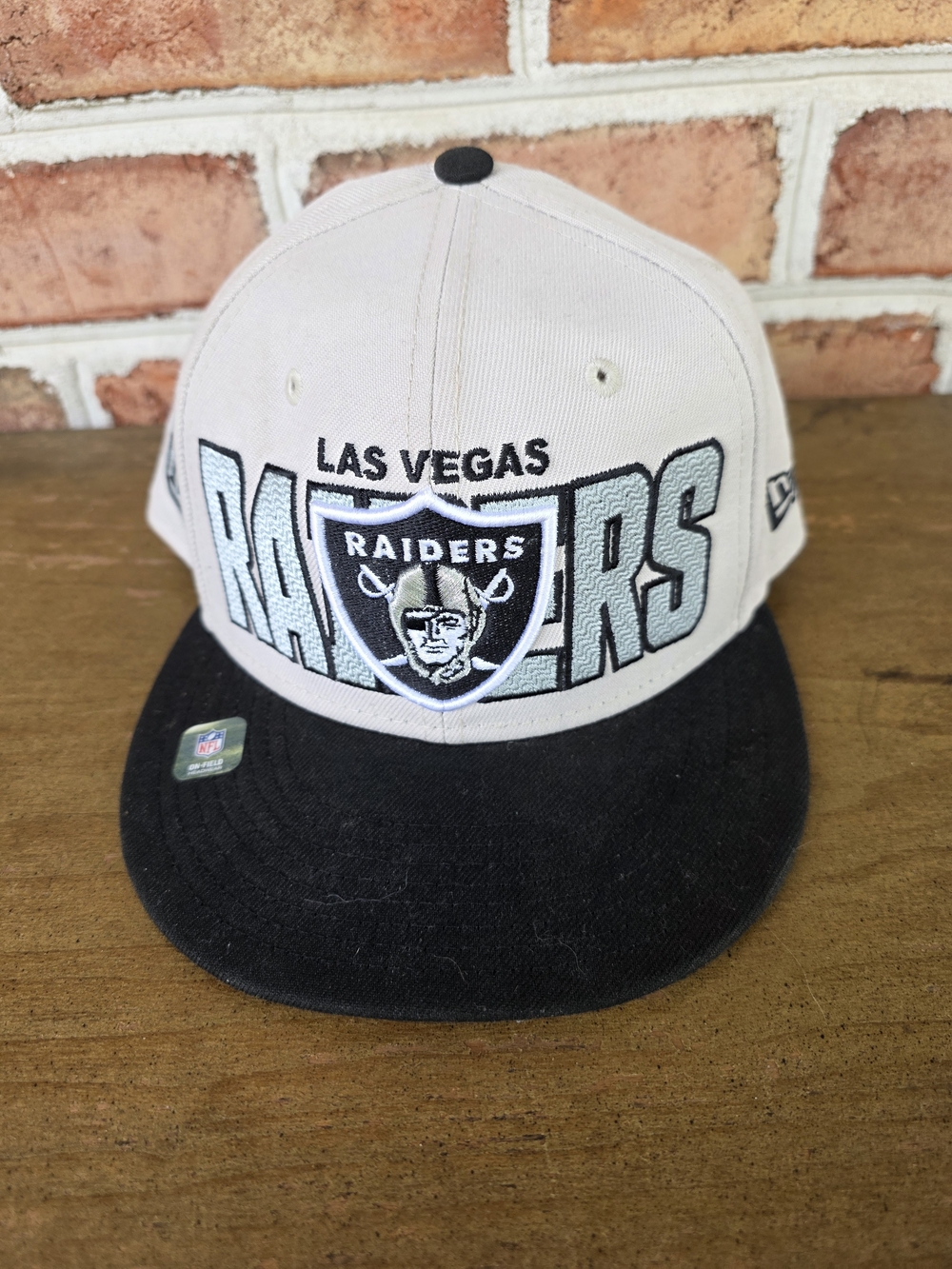 New Era Las Vegas Raiders Two-Tone Black and White Fitted 7 1/2 Hat